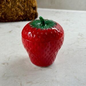 VINTAGE, HAZEL ATLAS GLASS COMPANY, STRAWBERRY JAM JAR WITH LID.